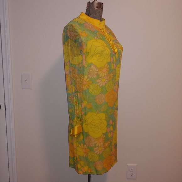 Vintage 60s Floral Wiggle Shirt Dress - Picture 4 of 9
